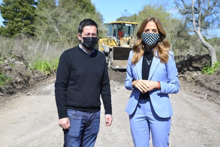 301PROVINCIA LEO NARDINI Y TOLOSA PAZ RECORRIERON OBRAS DE PAVIMENTO EN LA PLATA