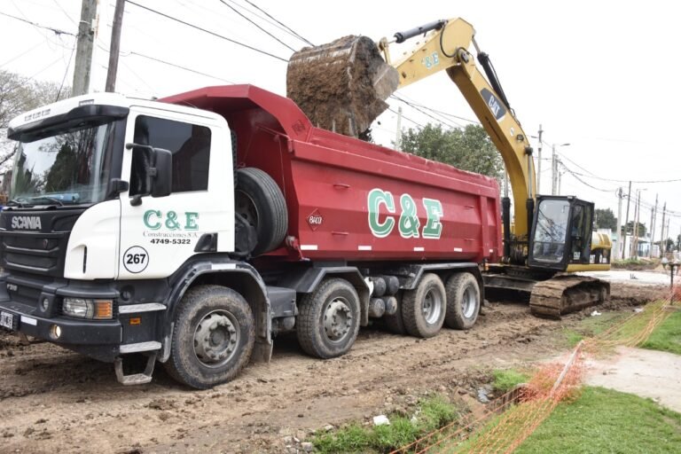 385MALVINAS ARGENTINAS LUEGO DE LAS PASO LEO NARDINI CONTINÚA SUPERVISANDO OBRAS ...
