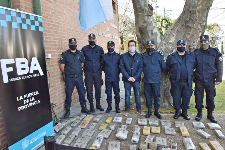 446MALVINAS ARGENTINAS BERNI Y NARDINI PRESENTARON LOS RESULTADOS DE IMPORTANTES OPERATIVOS ANTIDROGAS ..