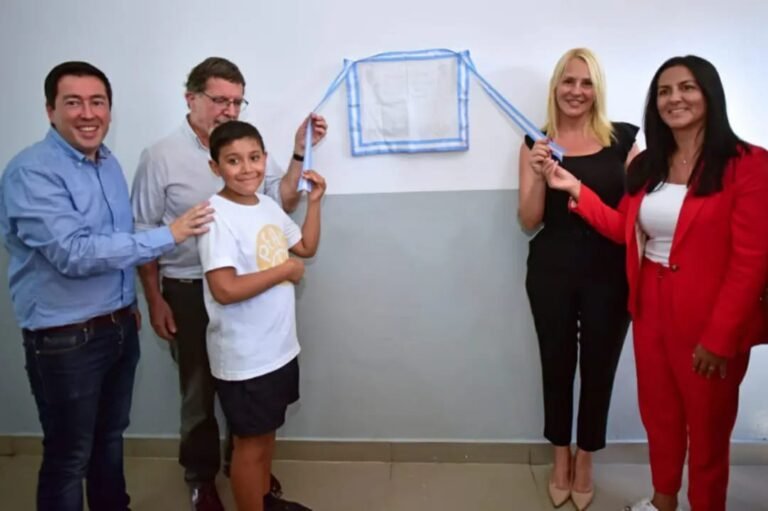 413MALVINAS ARGENTINAS NOE CORREA LEO NARDINI Y ALBERTO SILEONI INAUGURARON LA ESCUELA DE EDUCACIÓN ARTÍSTICA (2)