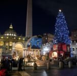 vaticano-fueron-inaugurados-el-pesebre-y-el-arbol-de-navidad-en-la-plaza-de-san-pedro-1quH