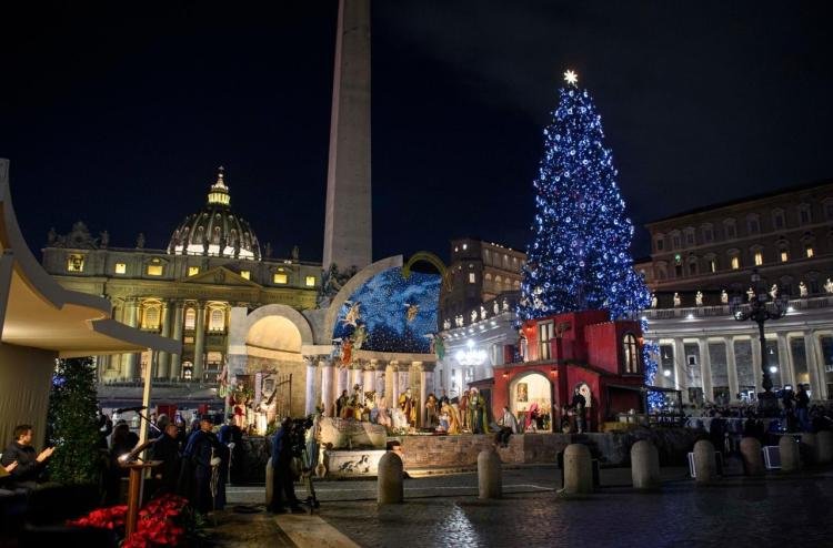 vaticano-fueron-inaugurados-el-pesebre-y-el-arbol-de-navidad-en-la-plaza-de-san-pedro-1quH