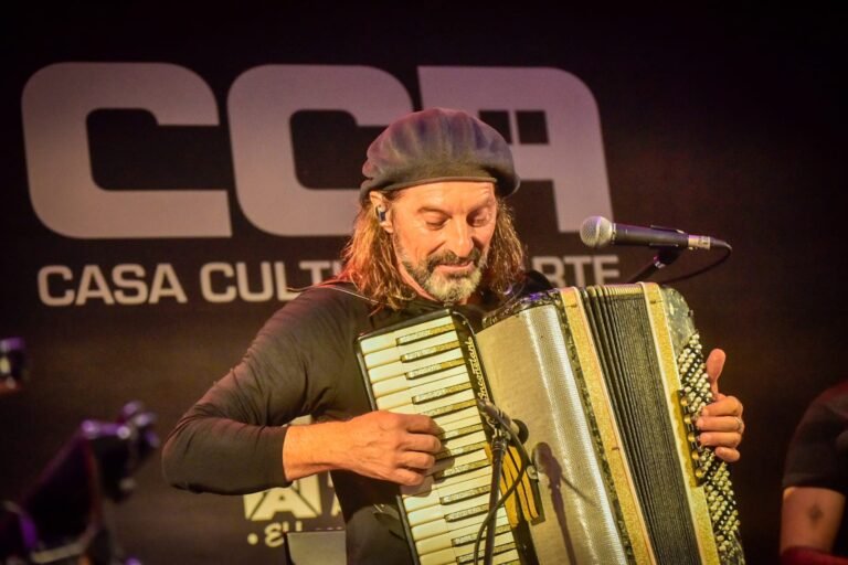 315MALVINAS ARGENTINAS CASA ABIERTA EN LA CCA CERRÓ --