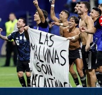 LAS MALVINAS SON ARGENTINAS .