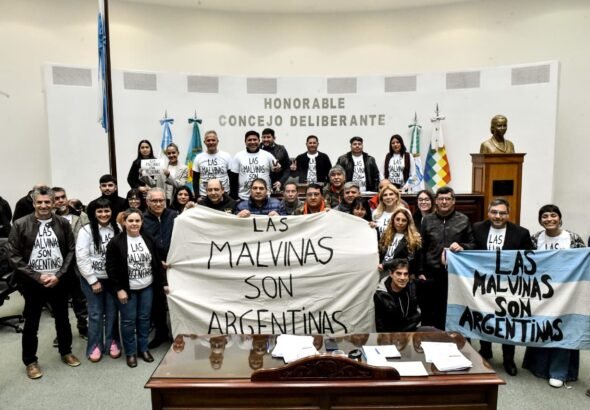 LAS MALVINAS SON ARGENTINAS.